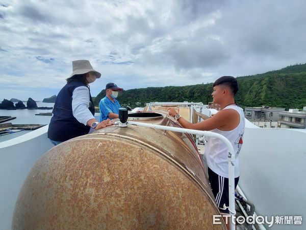 ▲夏季水塔半年清一次。（圖／記者楊晨東翻攝）