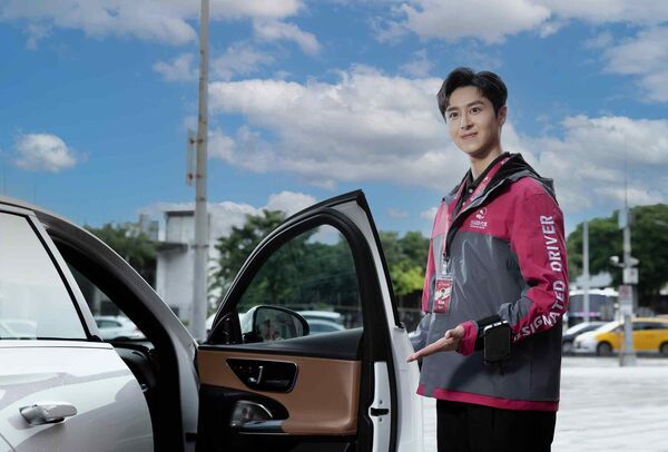 ▲55688代駕針對有車的銀髮族推出「時時駕-銀髮代駕」服務，乘客可以按需求按小時訂購服務，如同為家中的長輩安排一位專屬司機。（圖／大車隊提供）