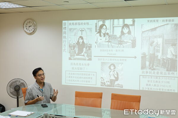 ▲台南市府頒發10萬元行動金予青年團隊，激勵他們深化公共參與與創新實踐。（記者林東良翻攝，下同）