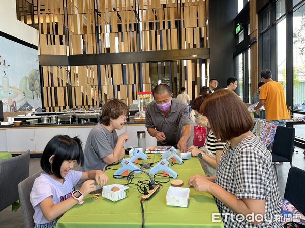 ▲▼  嘉義智選假日酒店暑期再攜農業部農村發展及水土保持署南投分署 推出「暢玩農村DIY」體驗活動，響應洲際酒店集團『明日方洲』計畫，共創永續與在地價值 。（圖／記者翁伊森翻攝）