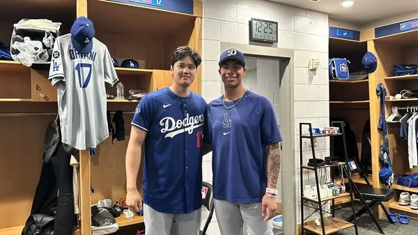 ▲▼     柯敬賢與大谷翔平合影        。（圖／柯敬賢提供）