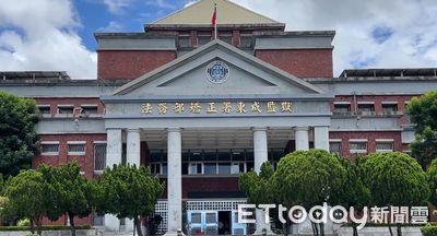 不滿監獄空品差!受刑人「筆刺勒頸」醫師助理 衝動下場判5月