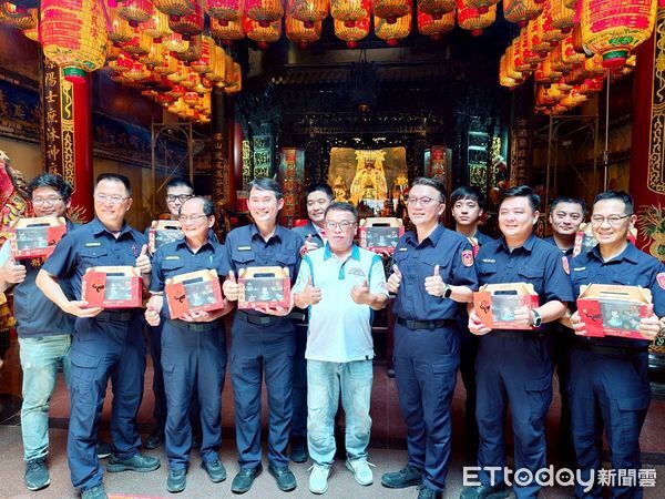 ▲西螺福興宮頒發「太平媽績優員警獎勵金」，鼓勵西螺警分局優秀警政人員、提升服務士氣。（圖／記者游瓊華翻攝）