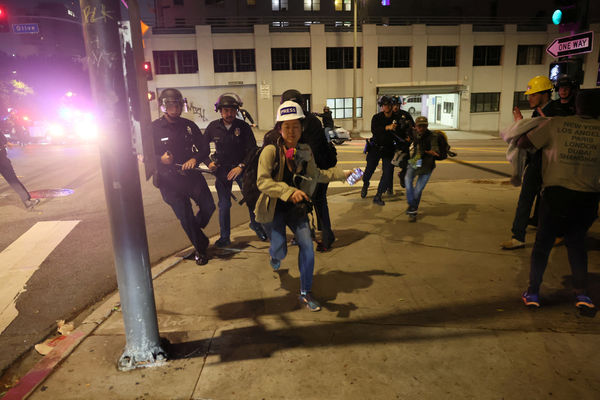 ▲▼  洛杉磯部分地區實施宵禁。（圖／路透）