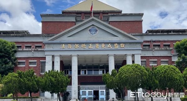 ▲▼護理人員前往東成監獄遭攻擊。（圖／記者楊漢聲翻攝）