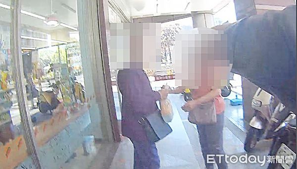 ▲桃園警分局昨天查獲馬來西亞籍車手，向婦人商借百萬元周轉面交時當場被查獲。（圖／記者沈繼昌翻攝）