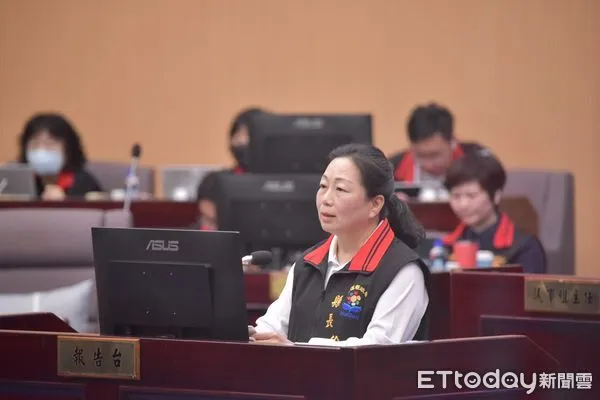 ▲花蓮縣長徐榛蔚於縣議會答詢時表示，將不惜舉債穩定地方弱勢社會福利補助及基層人員薪資。（圖／花蓮縣政府提供）