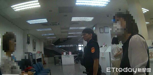 ▲銀行行員與東警聯手成功攔阻140萬元。（圖／記者楊晨東翻攝）