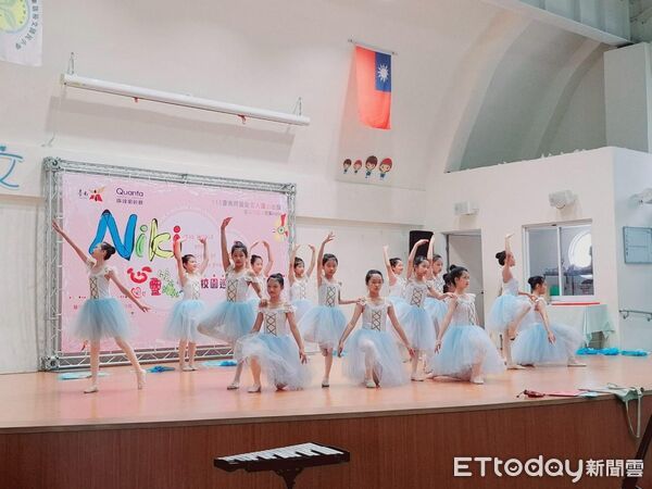 ▲《游於藝》「NIKI的心靈城堡」巡展最終站今於裕文圖書館開幕，16校學生共同參展展現創意成果。（記者林東良翻攝，下同）