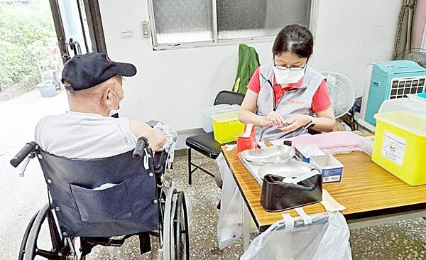 ▲桃園市衛生局今日起縮短新冠疫苗接種間隔。（資料照／桃市衛生局提供）