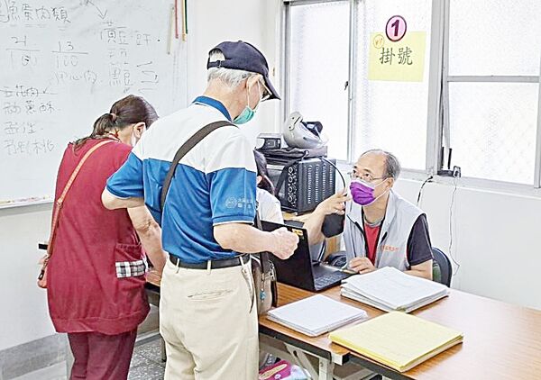 ▲桃園市衛生局呼籲符合接種疫苗民眾踴躍接種，共同築起社區免疫防線。（資料照／桃市衛生局提供）