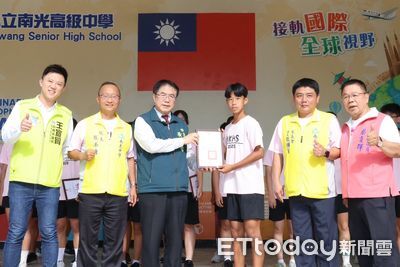 榮耀再現!南光中學大隊接力奪全國冠軍 黃偉哲頒獎肯定師生