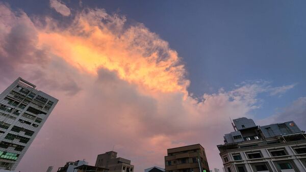 ▲彰化市天空今晚地震前出現火鳳凰雲。（圖／民眾提供）