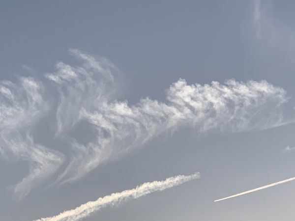 ▲彰化市天空今晚地震前出現火鳳凰雲。（圖／民眾提供）