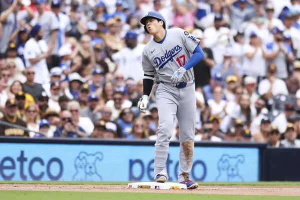 ▲洛杉磯道奇隊大谷翔平被踩到腳表情痛苦。（圖／達志影像／美聯社）