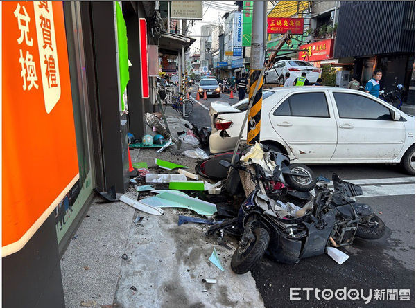 ▲▼雲林2車飛車追逐，釀6人輕重傷，1人慘截肢。（圖／記者游瓊華翻攝）