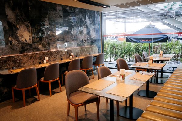 ▲▼曼谷平價飯店，小資族最愛僅需千元就能入住，臨近BTS站地理位置很好，二訪新增頂樓泳池吧用餐空間。（圖／部落客VIVIYU提供）
