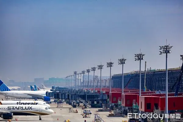 ▲▼桃園機場第三航廈北登機廊廳。（圖／桃園機場公司臉書）