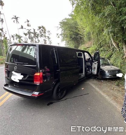 ▲潘姓男子酒駕往鹿谷鄉溪頭方向行駛，失控駛入對向車道與一台廂型車相撞，釀成多人輕重傷。（圖／記者高堂堯翻攝）