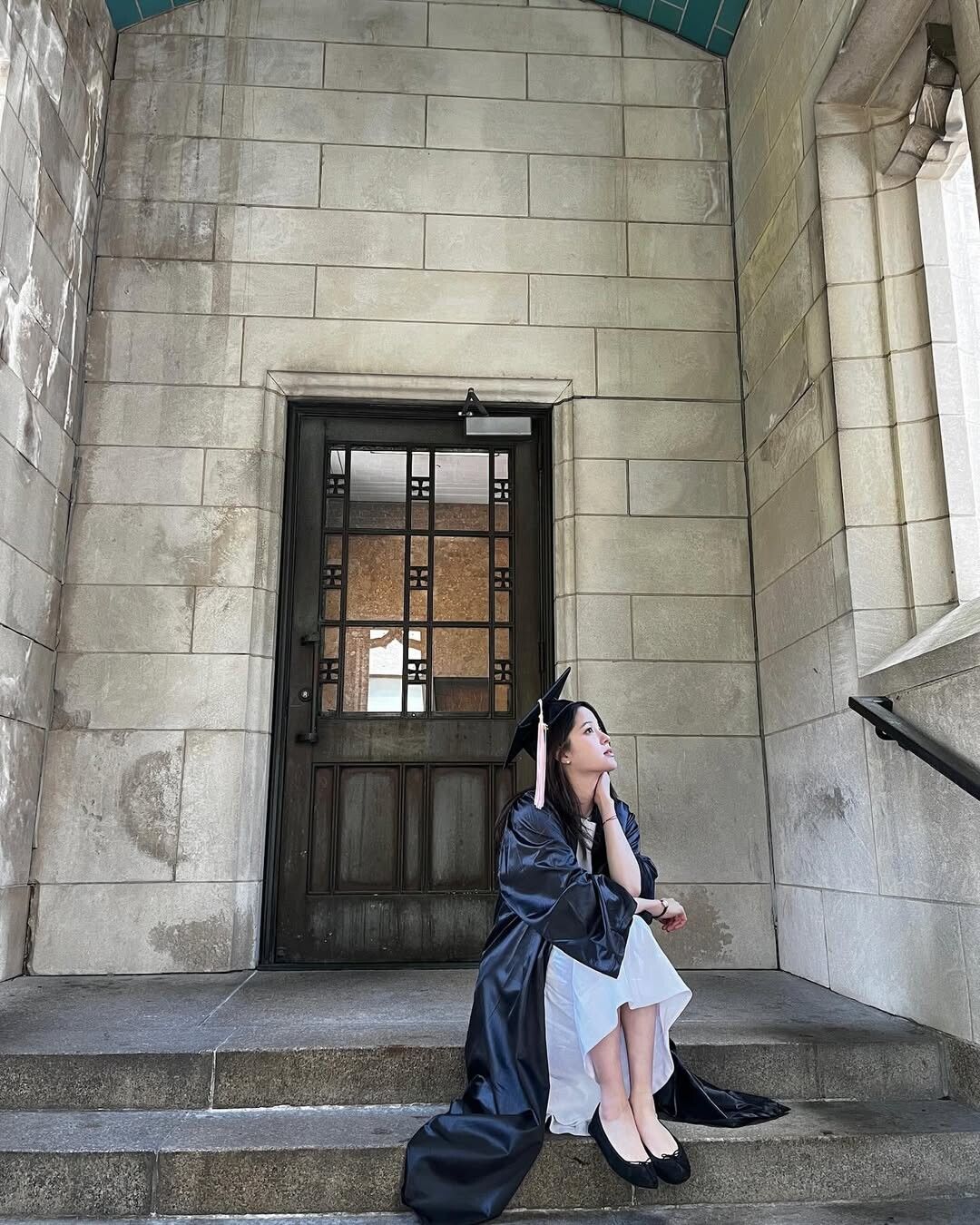 ▲畢業服穿搭。（圖／翻攝自微博、IG）