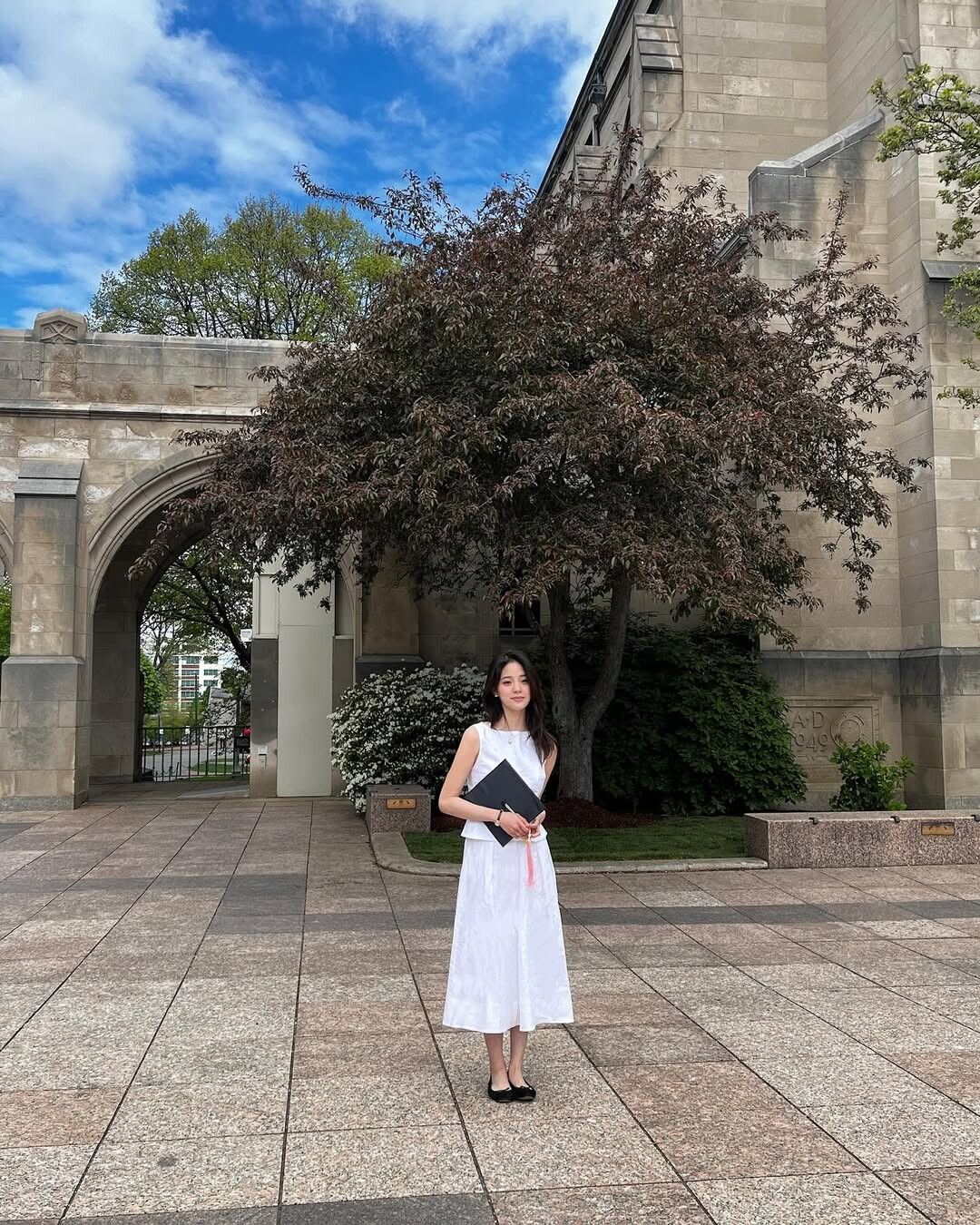 ▲畢業服穿搭。（圖／翻攝自微博、IG）