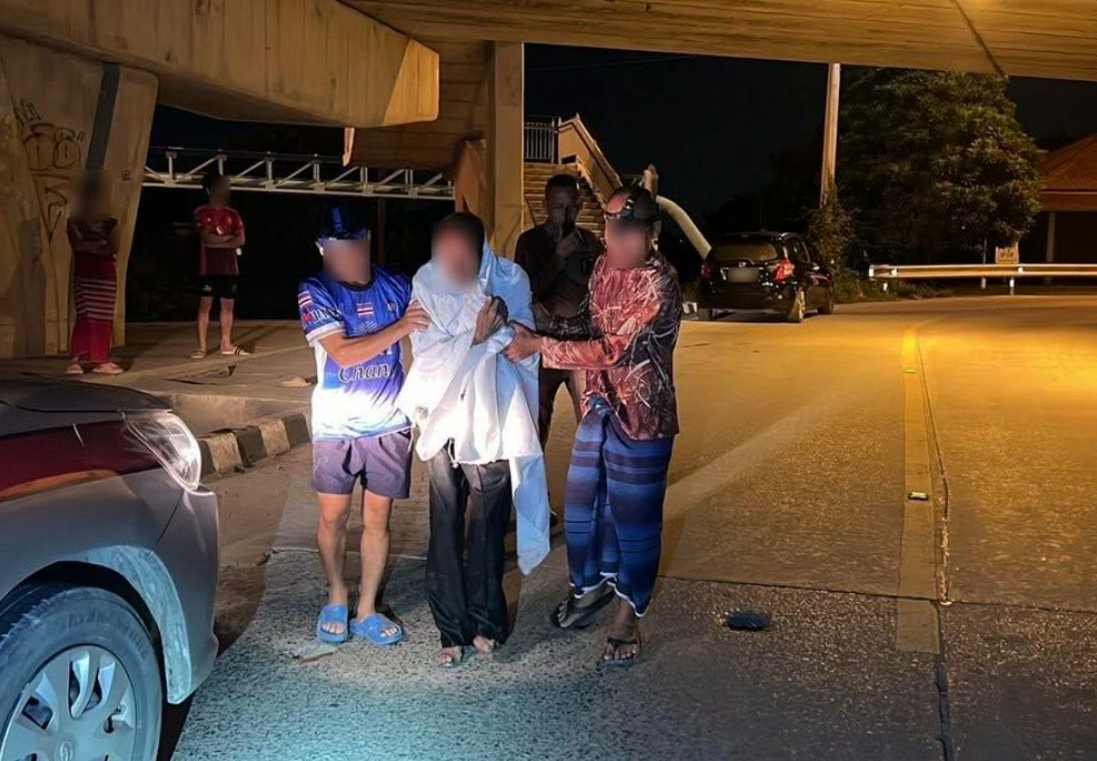 ▲▼浮屍突復活！警打撈到一半　「滿頭血男屍」大喊救命。（圖／翻攝曼谷郵報）