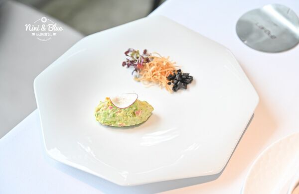 ▲▼台中法式料理平日午間套餐980元起，美術館巷弄的美軍宿舍老宅玻璃屋。（圖／部落客NINI AND BLUE 提供）