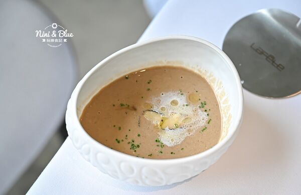 ▲▼台中法式料理平日午間套餐980元起，美術館巷弄的美軍宿舍老宅玻璃屋。（圖／部落客NINI AND BLUE 提供）