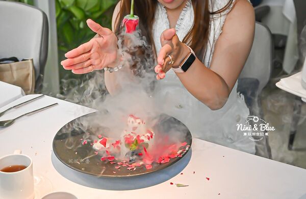 ▲▼台中法式料理平日午間套餐980元起，美術館巷弄的美軍宿舍老宅玻璃屋。（圖／部落客NINI AND BLUE 提供）