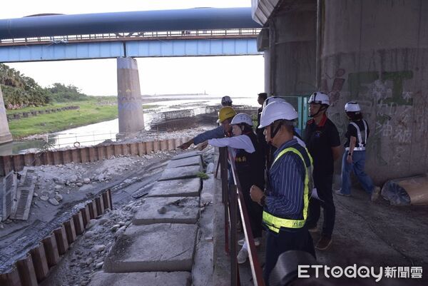 ▲▼花蓮縣長徐榛蔚視察縣道193線吉安溪橋及中山橋改建工程。（圖／花蓮縣政府提供，下同）