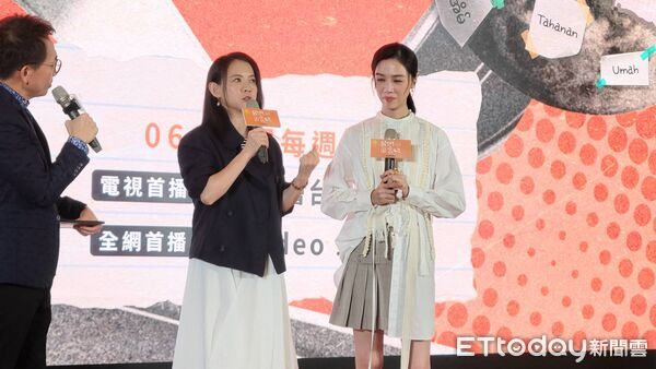 ▲曾寶儀(左)與謝盈萱。（圖／記者葉文正攝）
