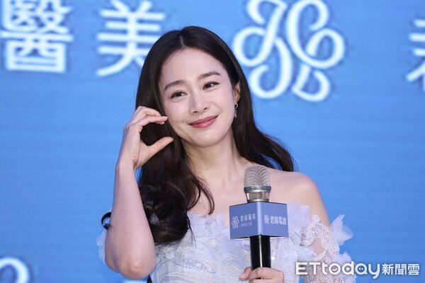 ▲▼直擊／45歲金泰希現身夜市沒人發現！　放閃老公Rain：一起來台灣旅遊，要跟我打招呼喔。（圖／記者謝盛帆攝）