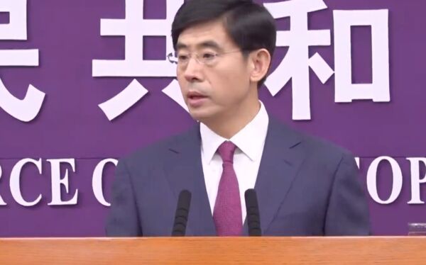 ▲▼ 大陸商務部發言人 何亞東           。（圖／翻攝 中國網）