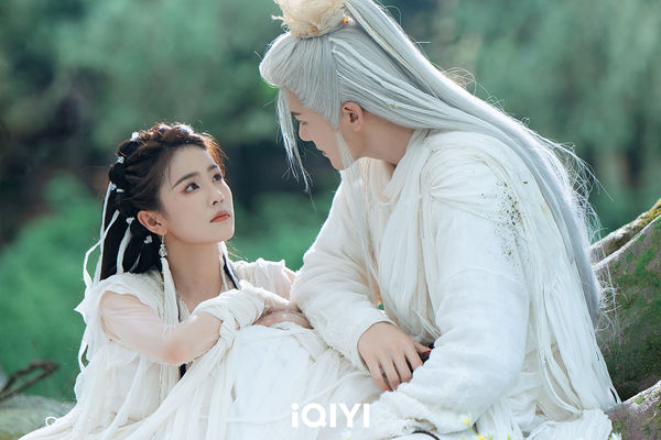 ▲古裝仙俠劇《臨江仙》由白鹿、曾舜晞主演。（圖／iQIYI愛奇藝國際版提供）
