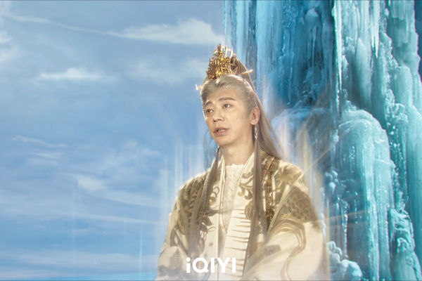 ▲歌手信（蘇見信）在《臨江仙》客串扮演「南方尊者」。（圖／iQIYI愛奇藝國際版提供）