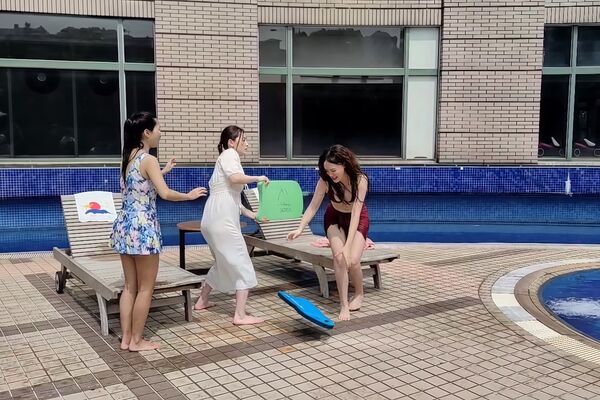 ▲《好運來》賴芊合、吳欣樺上演「濕身對決」，泳衣撕裂、水花亂濺。。（圖／民視提供）