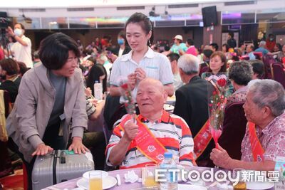 攜手走過半世紀!台東縣府表揚50對金鑽婚伉儷