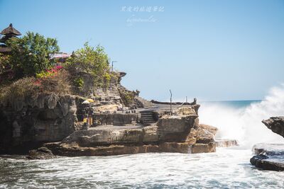 峇里島海神廟孤懸海上美如仙境！