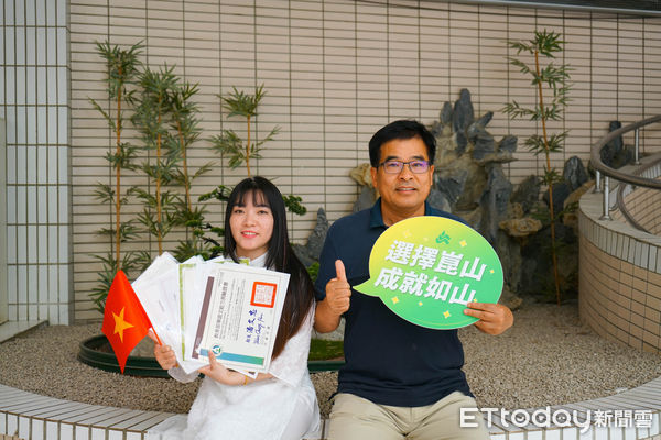 ▲越籍生潘氏美玲憑藉堅強意志與優異表現，順利從崑山科大畢業，直升研究所續寫職涯篇章。（記者林東良翻攝，下同）
