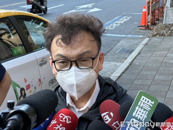 ▲▼立委鄭正鈐被高端公司控告妨害名譽等案件，到北檢出庭應訊。（圖／記者劉昌松攝）