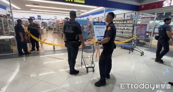 ▲台南永康吳姓男子持武士刀揮舞引發民眾報警，警方在壓制吳男時意外發生警槍走火，擊中吳男頸部送醫搶救，目前已完成手術移入加護病房治療觀察。（記者林云翻攝，下同）