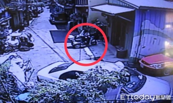 ▲▼台中男子酒後騎電動代步車自摔，這才驚覺也算酒駕。（圖／民眾提供，下同）