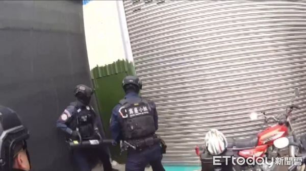 ▲35歲男組成大媽車手團，喊「老婆」幫其做事。（圖／記者游瓊華翻攝，下同）