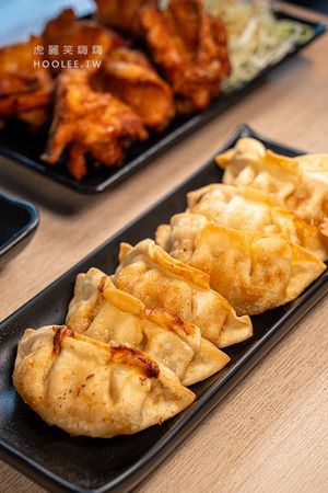 ▲▼臥龍拉麵 小港店。（圖／部落客虎麗笑嗨嗨授權提供）