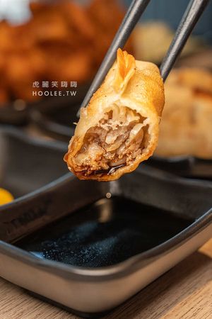 ▲▼臥龍拉麵 小港店。（圖／部落客虎麗笑嗨嗨授權提供）