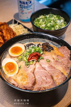 ▲▼臥龍拉麵 小港店。（圖／部落客虎麗笑嗨嗨授權提供）