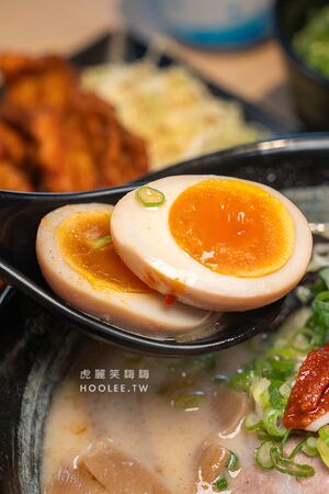▲▼臥龍拉麵 小港店。（圖／部落客虎麗笑嗨嗨授權提供）