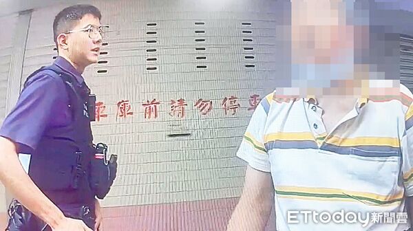 ▲桃園警方到場詢問榮姓男子為何拉扯婦人行為，並確認其身分。（圖／記者沈繼昌翻攝）