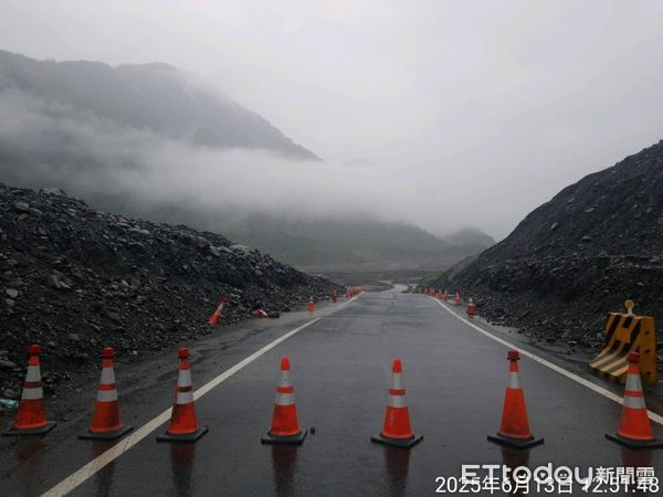 ▲▼台20線南橫公路勤和-復興河床便道因土石流沖刷道路中斷。（圖／記者賴文萱翻攝）