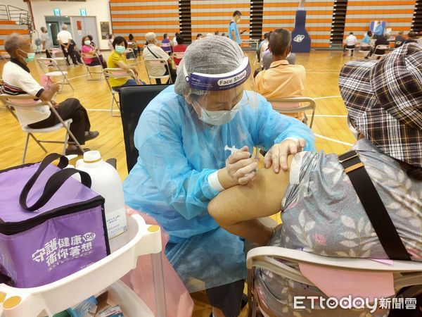 ▲▼金門新冠疫情，疫苗接種。（圖／記者林名揚翻攝）